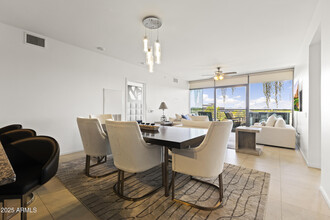 7120 E Kierland Blvd in Scottsdale, AZ - Building Photo - Building Photo
