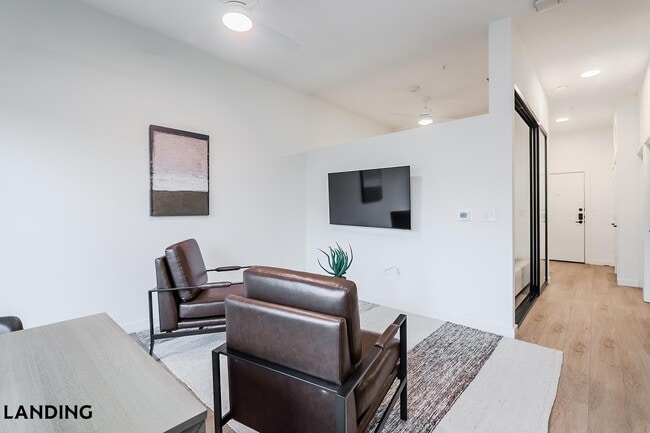 2623 Keene St, Unit 521 in Houston, TX - Building Photo - Building Photo