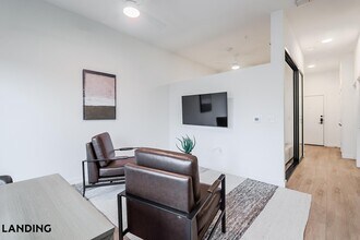 2623 Keene St, Unit 239 in Houston, TX - Building Photo - Building Photo