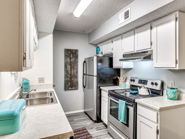 Whitehorse Apartments