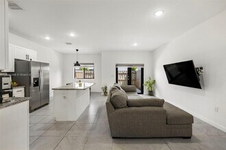 13353 SW 250th Terrace in Princeton, FL - Building Photo - Building Photo