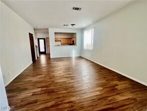 1324 Sun Village Ave in Las Vegas, NV - Building Photo - Building Photo