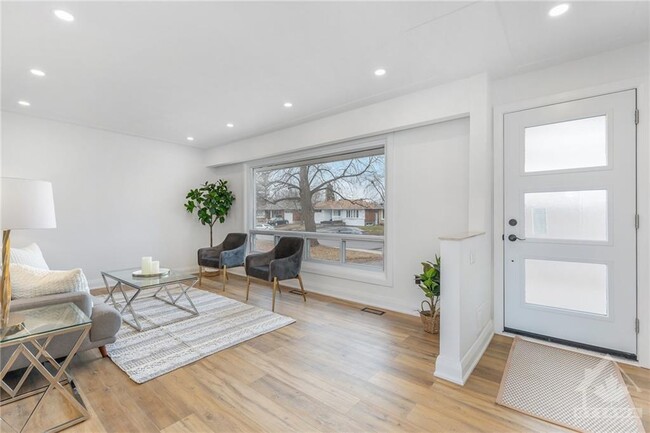 property at 2093 Saunderson Dr