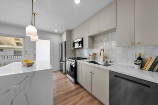 1803 Pacific Coast Hwy in Hermosa Beach, CA - Building Photo