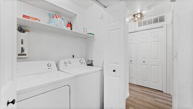 9225 S Jefferson Cv in Sandy, UT - Building Photo - Building Photo