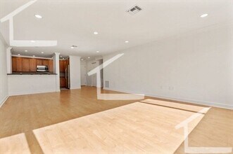 183 Oak St in Newton, MA - Building Photo - Building Photo