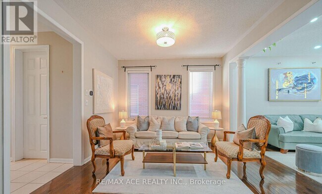 34 Ventura Ave in Brampton, ON - Building Photo - Building Photo