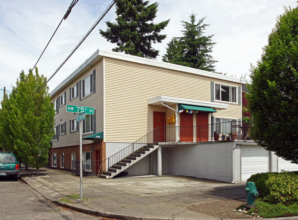 7500 6th Ave NW in Seattle, WA - Building Photo