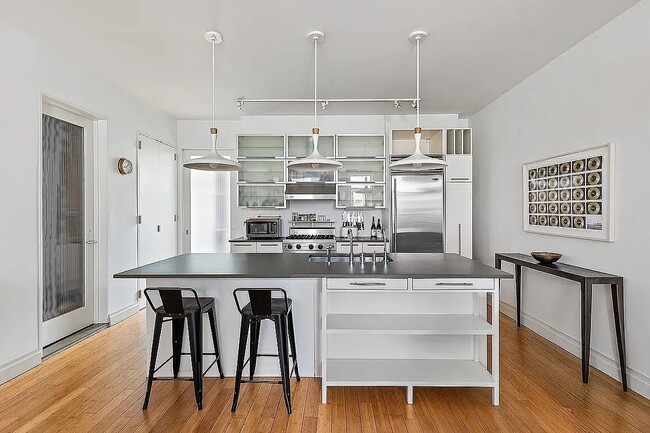 198 Sixth Avenue, Unit 3 in New York, NY - Foto de edificio - Building Photo