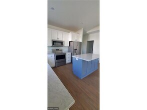 1232 Wisteria Ln in New Richmond, WI - Building Photo - Building Photo
