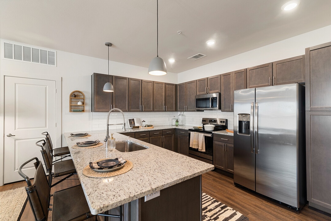 Cortland Chisholm Trail in Fort Worth, TX - Building Photo