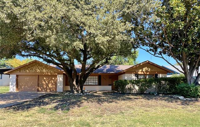 5908 Wedgmont Cir N in Fort Worth, TX - Foto de edificio