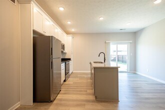 2321 Trenton Ln in Bowling Green, KY - Building Photo - Building Photo