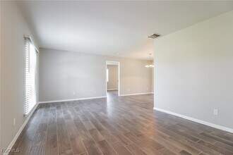 1107 SE 5th Ave in Cape Coral, FL - Building Photo - Building Photo