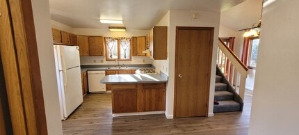 51075 Kalgin Dr in Kenai, AK - Building Photo - Building Photo