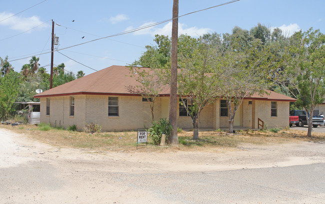 1602 Vela Jackson Ave in La Joya, TX - Foto de edificio - Building Photo