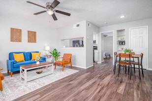 Calypso Apartments in San Antonio, TX - Building Photo