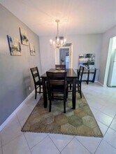 240 Sheffield J in West Palm Beach, FL - Building Photo - Building Photo