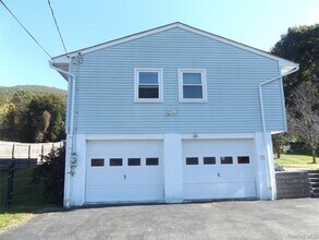 32 Willow Rd in Beacon, NY - Building Photo - Building Photo