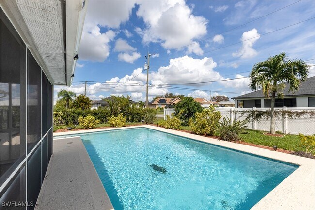307 NW 3rd Pl