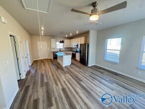 126 Foster Wy Dr in Huntsville, AL - Building Photo - Building Photo