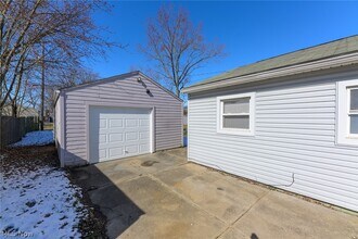 2225 Martha Ave NE in Canton, OH - Building Photo - Building Photo