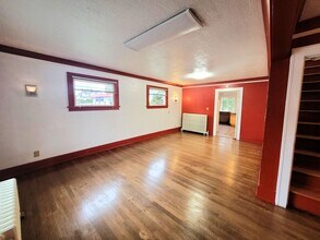 1201 E Maple St in Bellingham, WA - Building Photo - Building Photo