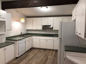 10201 Island View Dr in Oklahoma City, OK - Building Photo - Building Photo