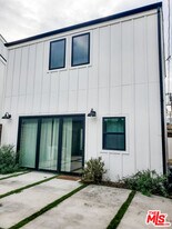 11221 Hannum Ave in Culver City, CA - Building Photo