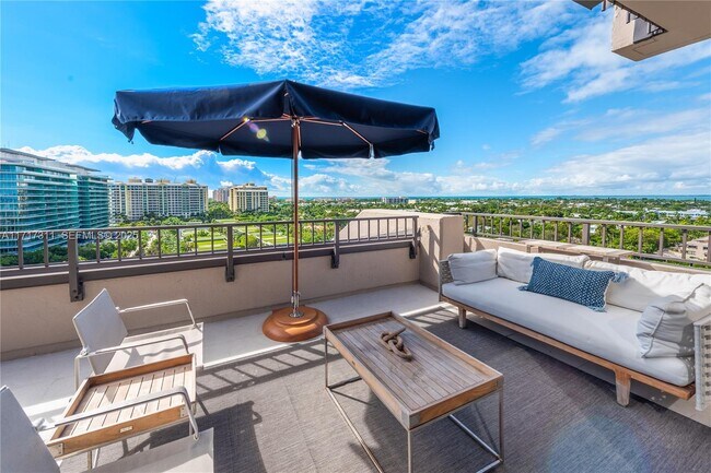 201 Crandon Blvd in Miami, FL - Building Photo - Building Photo