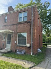 2021 Harwitch Rd in Upper Arlington, OH - Building Photo - Building Photo