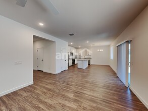 4137 S 105th Dr in Tolleson, AZ - Foto de edificio - Building Photo