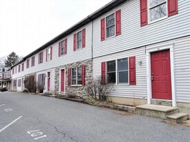 219 N Market St, Unit 106 in Elizabethtown, PA - Building Photo