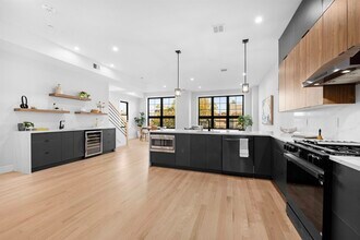 165 Delaware Ave in Jersey City, NJ - Building Photo - Building Photo