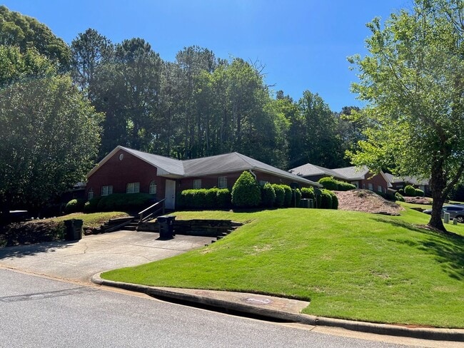 1161 Northlake Dr in Auburn, AL - Building Photo - Building Photo