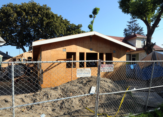 157 E 36th St in Los Angeles, CA - Building Photo - Building Photo