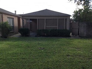 7511 Marisol Dr in Houston, TX - Building Photo - Building Photo
