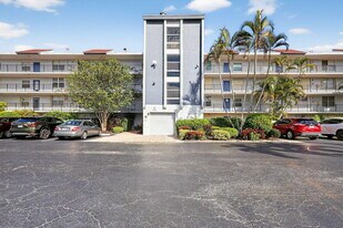 14747 Cumberland Dr in Delray Beach, FL - Building Photo