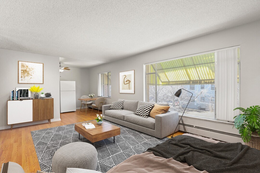 Skylark Apartments in Denver, CO - Building Photo