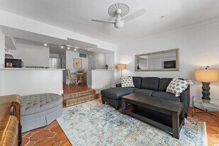 235 Sunrise Ave in Palm Beach, FL - Building Photo