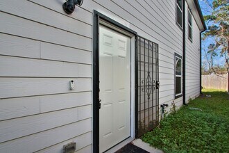 5709 Breland St in Houston, TX - Foto de edificio - Building Photo