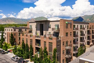 Sugar House Apartments By Urbana in Salt Lake City, UT - Foto de edificio - Building Photo