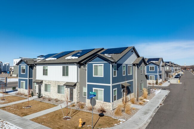 Orchard Park Townhomes in Idaho Falls, ID - Foto de edificio - Building Photo