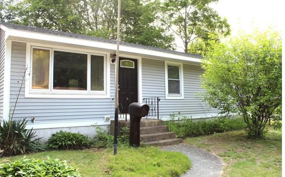 59 Arnold Rd in Coventry, RI - Building Photo