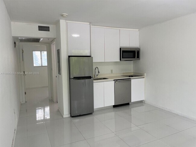 801 15th St in Miami Beach, FL - Building Photo - Building Photo