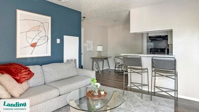 11050 Woodmeadow Pkwy in Dallas, TX - Building Photo - Building Photo