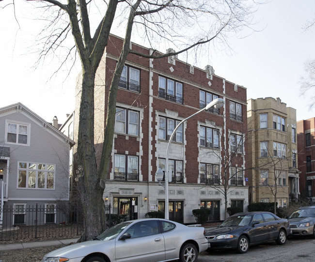 837 W Wolfram in Chicago, IL - Foto de edificio - Building Photo