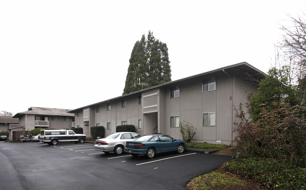 Sheri-Hill Apartments in Portland, OR - Building Photo