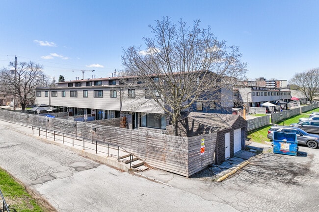 240-280 Montmorency in Hamilton, ON - Building Photo - Building Photo