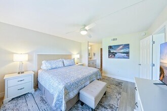 15161 Cedarwood Ln in Naples, FL - Building Photo - Building Photo